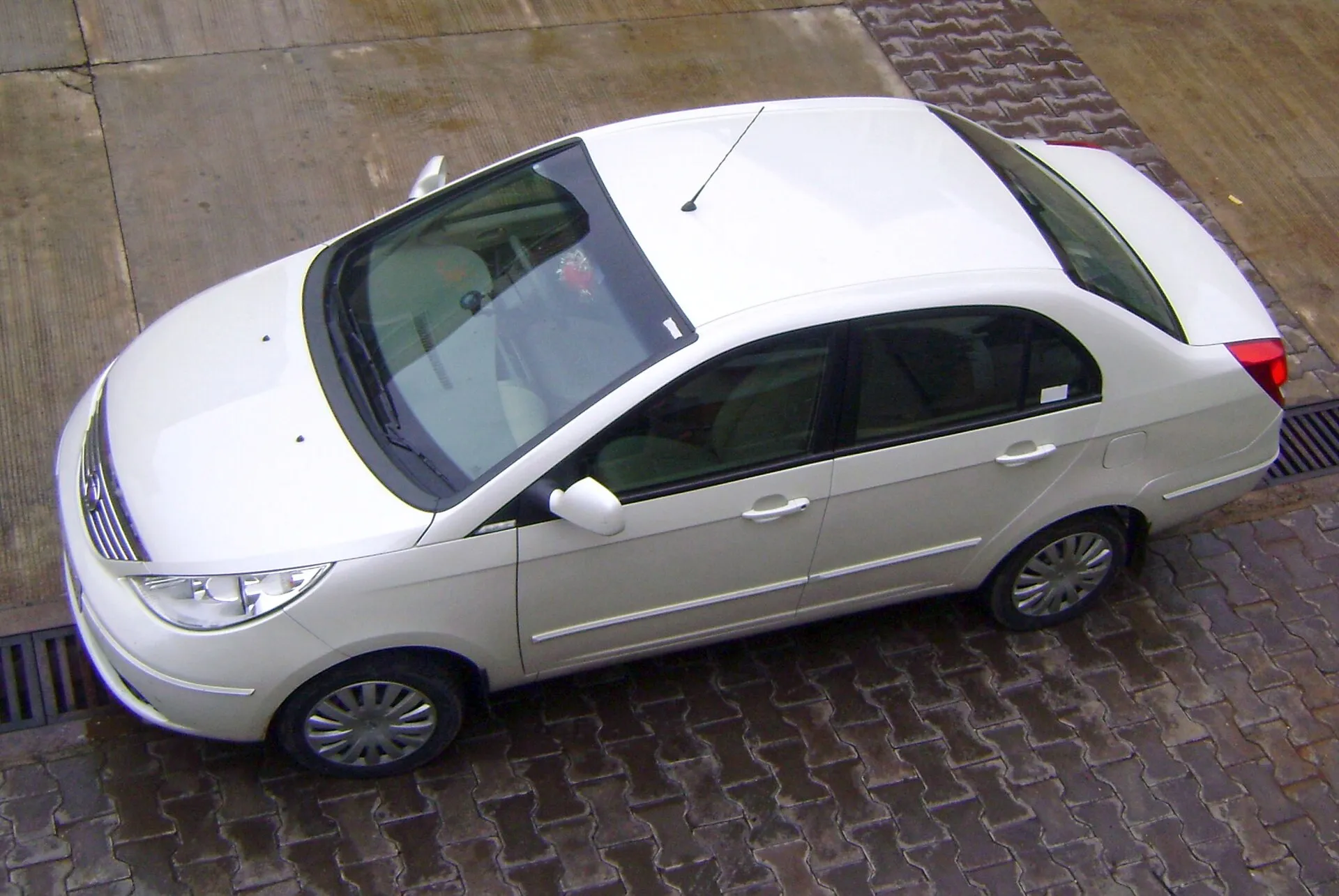 Tata Indigo — Economy Mid-Size Car (AC)