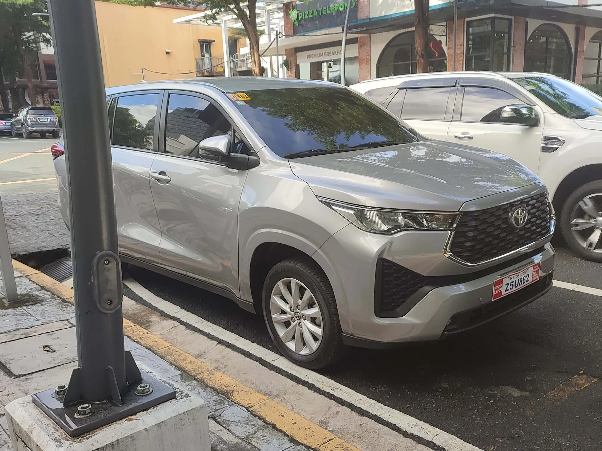 Toyota Innova — SUV & MUV Cars (AC)
